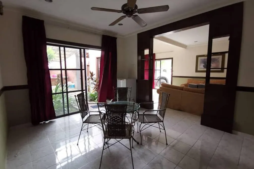 Villa Besla Homestay Lot1282 At A'Famosa Resorts Melaka Villa, 4Rooms, Private Pool Bbq, Karaoke With Surcharge